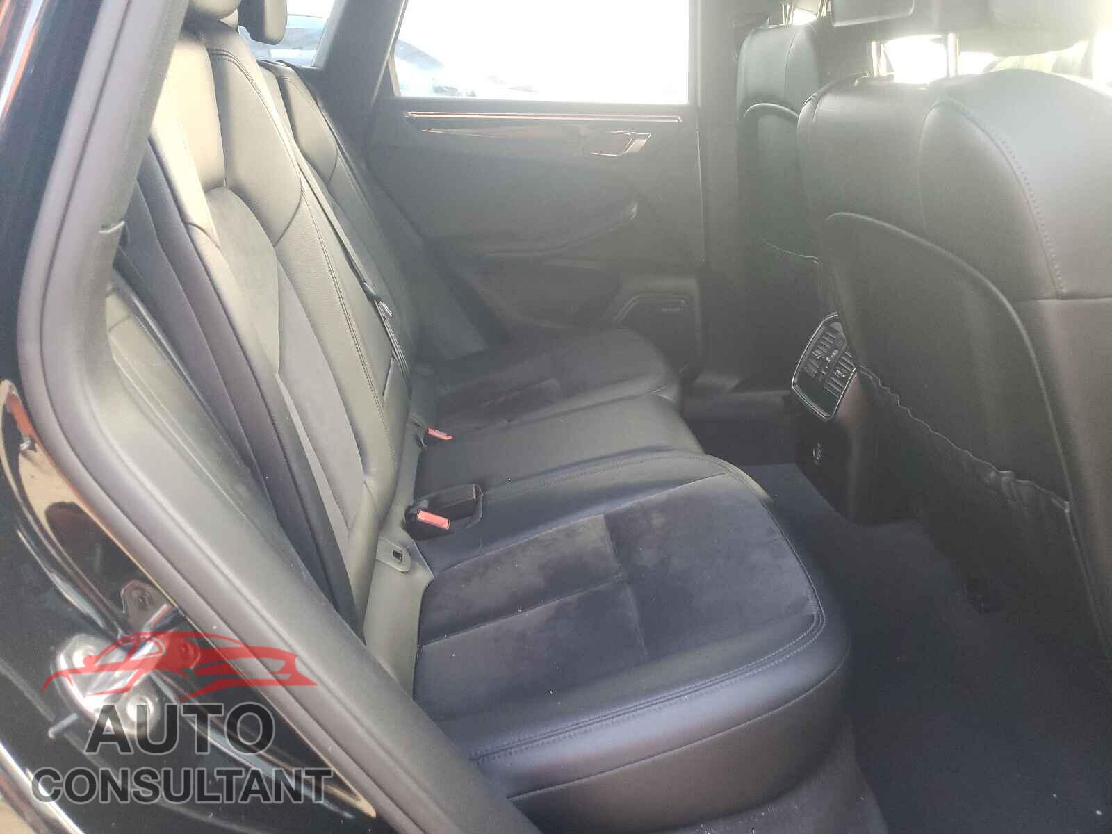 PORSCHE MACAN 2017 - WP1AA2A59HLB04907