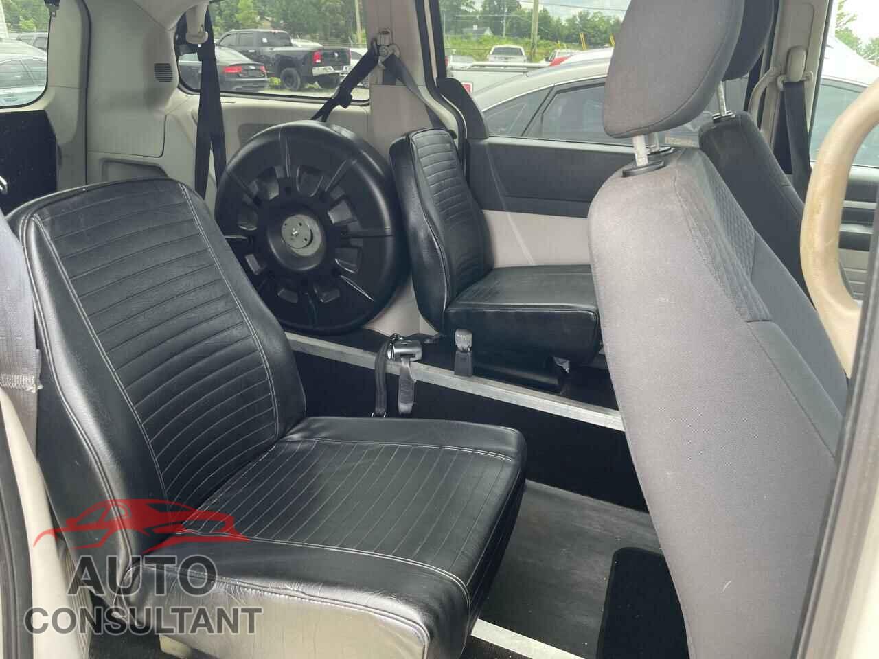 DODGE CARAVAN 2010 - 2D4RN4DE7AR153863