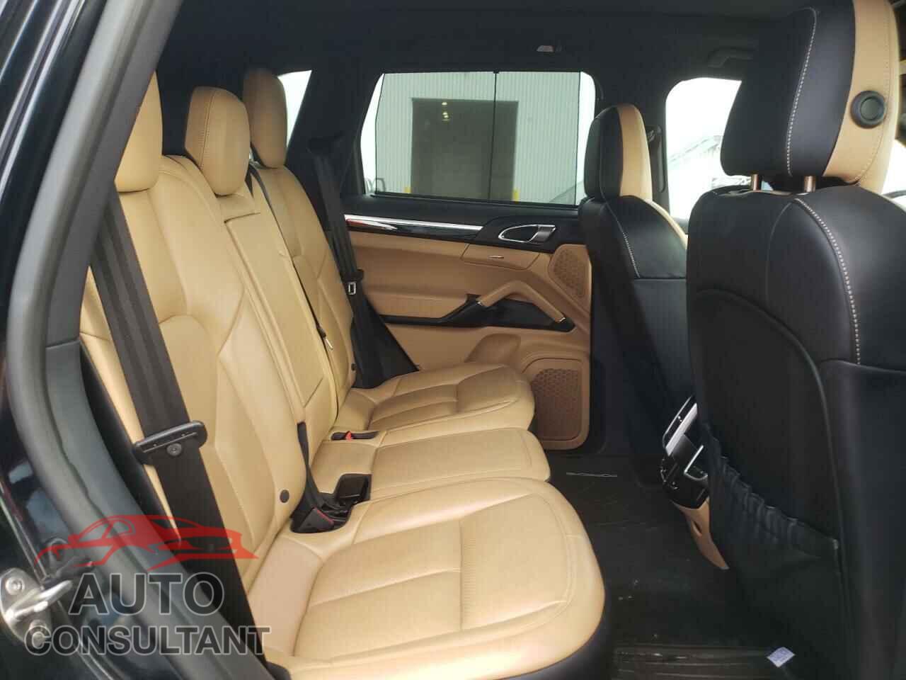 PORSCHE CAYENNE 2017 - WP1AA2A20HKA89046