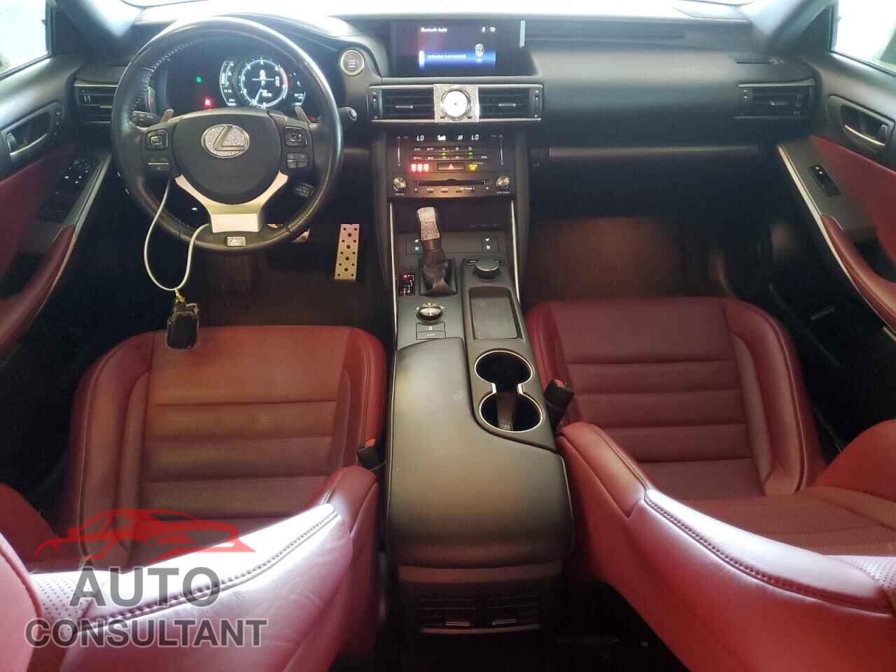 LEXUS IS 2018 - JTHBA1D24J5081109