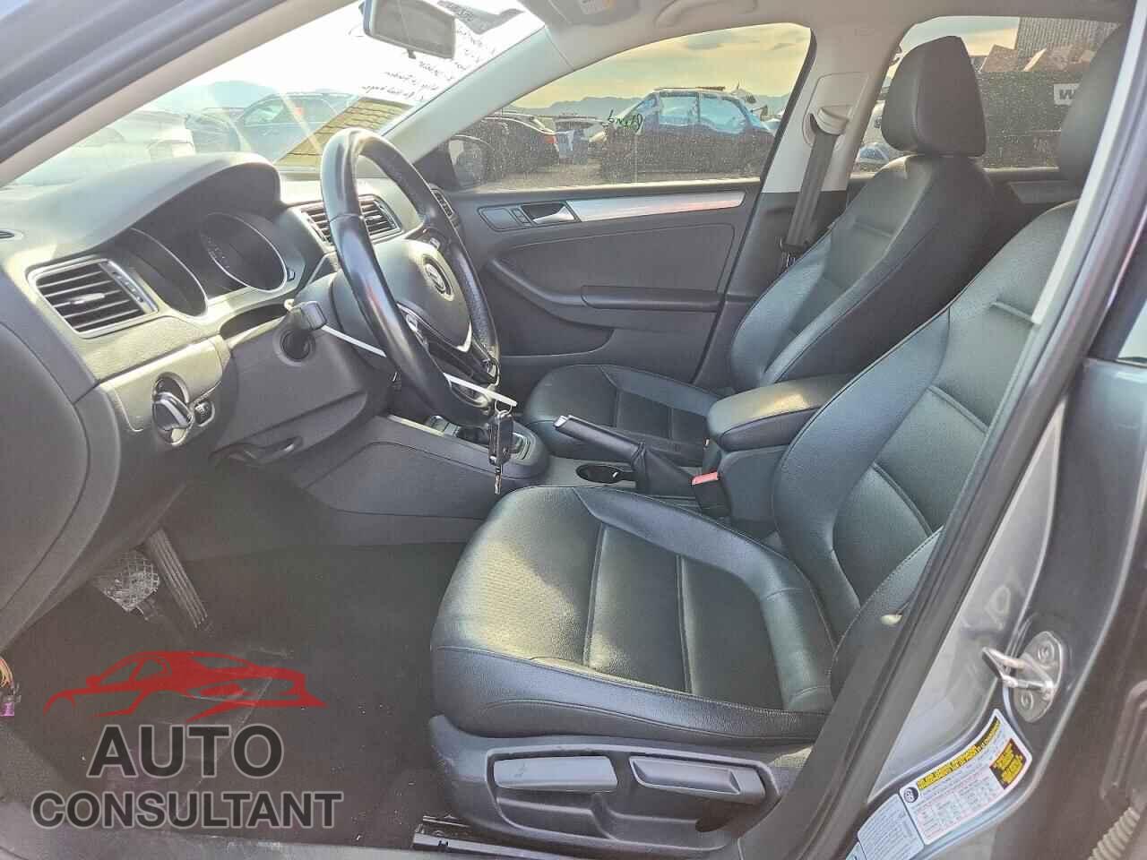 VOLKSWAGEN JETTA 2017 - 3VWDB7AJ8HM270708