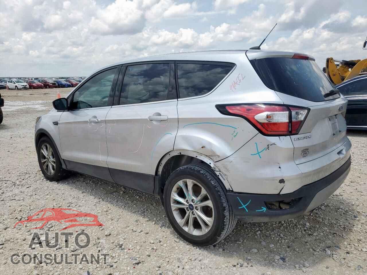 FORD ESCAPE 2017 - 1FMCU0GD8HUC65596