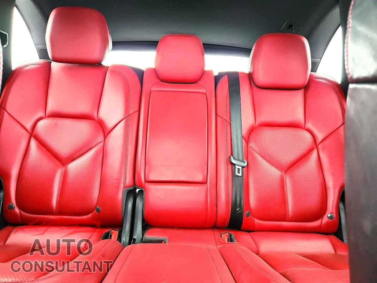 PORSCHE CAYENNE 2016 - WP1AE2A29GLA58049