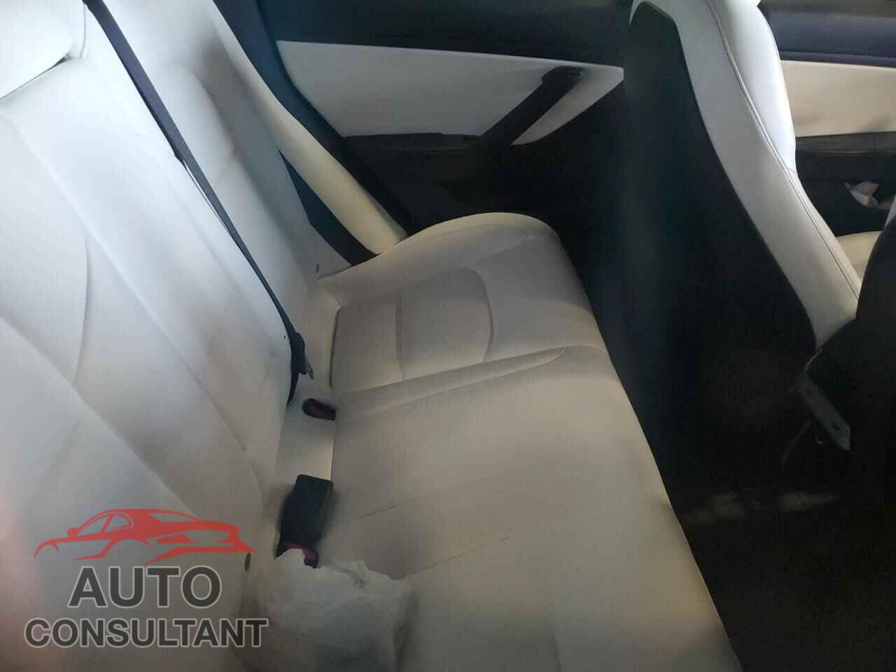 TESLA MODEL 3 2020 - 5YJ3E1EA5LF615543