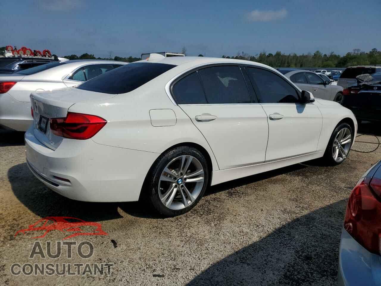 BMW 3 SERIES 2018 - WBA8B9C57JEE82155