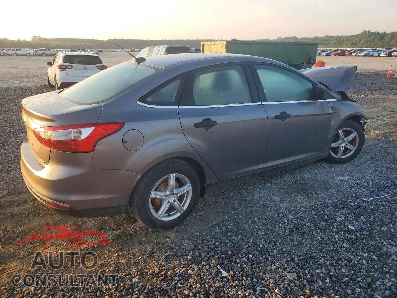FORD FOCUS 2013 - 1FADP3E2XDL369094