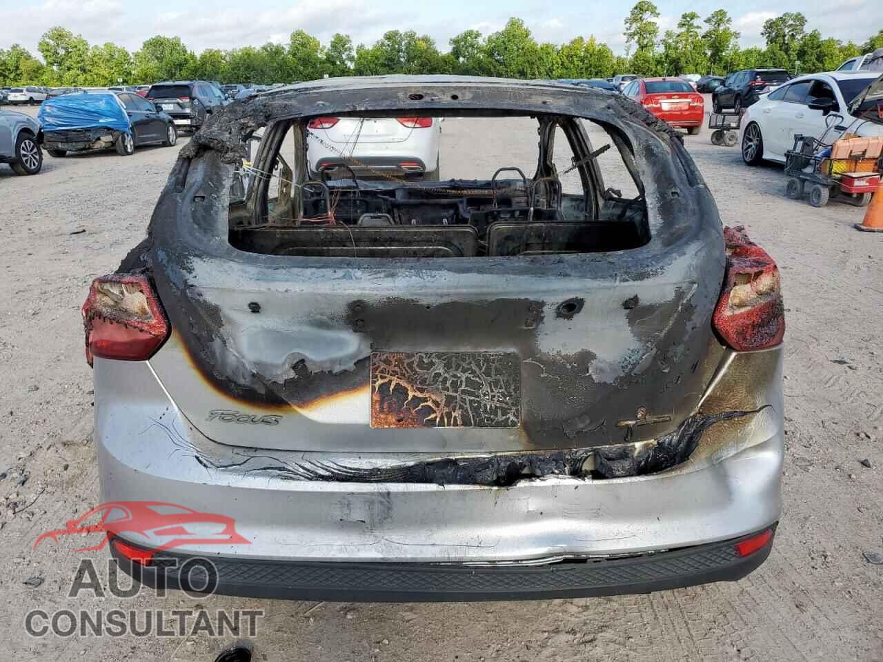 FORD FOCUS 2013 - 1FADP3K24DL325502