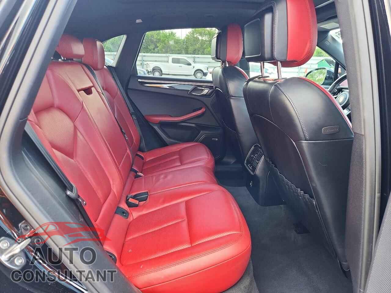 PORSCHE MACAN 2018 - WP1AA2A50JLB06261
