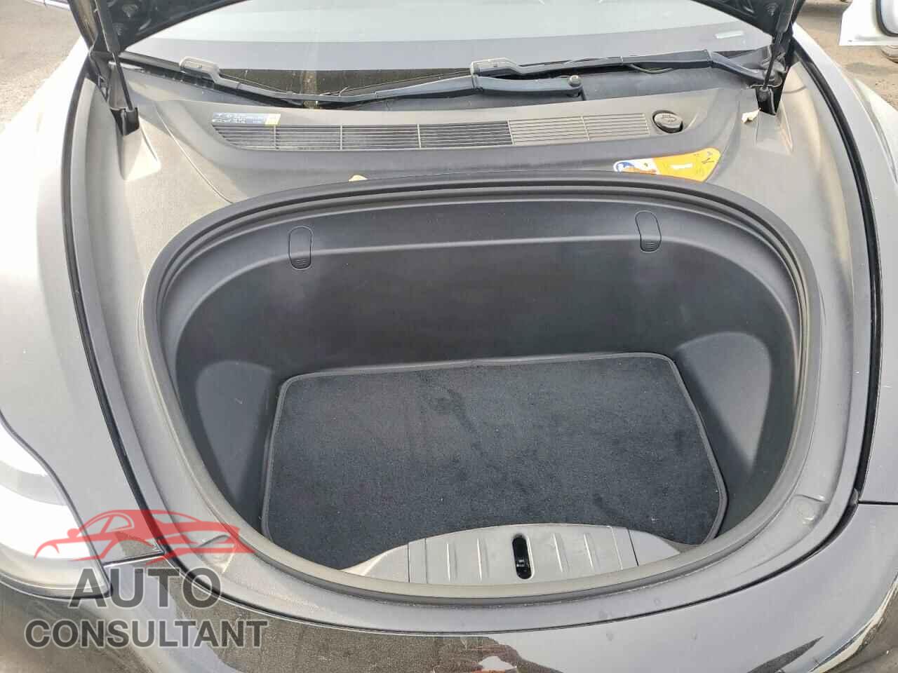 TESLA MODEL 3 2018 - 5YJ3E1EA0JF012593