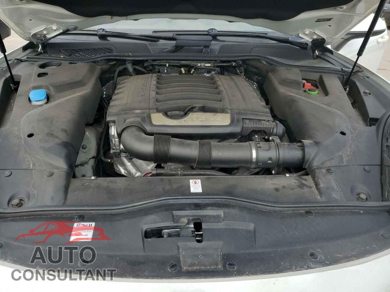 PORSCHE CAYENNE 2017 - WP1AA2A21HKA85619