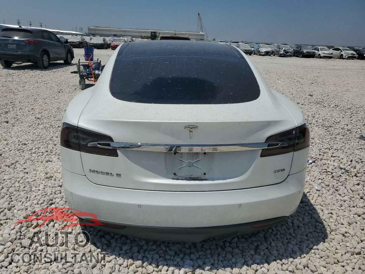 TESLA MODEL S 2015 - 5YJSA1H2XFF084856