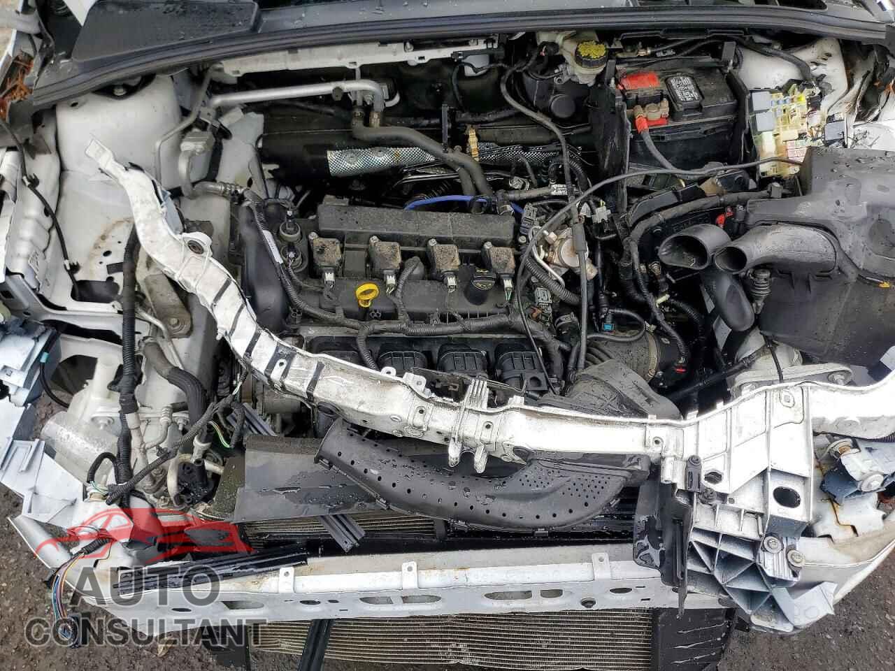FORD FOCUS 2016 - 1FADP3F28GL342639