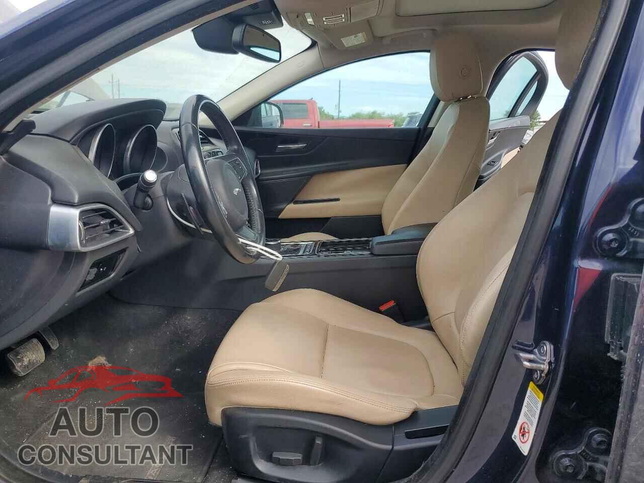 JAGUAR XE 2018 - SAJAR4FX7JCP23366