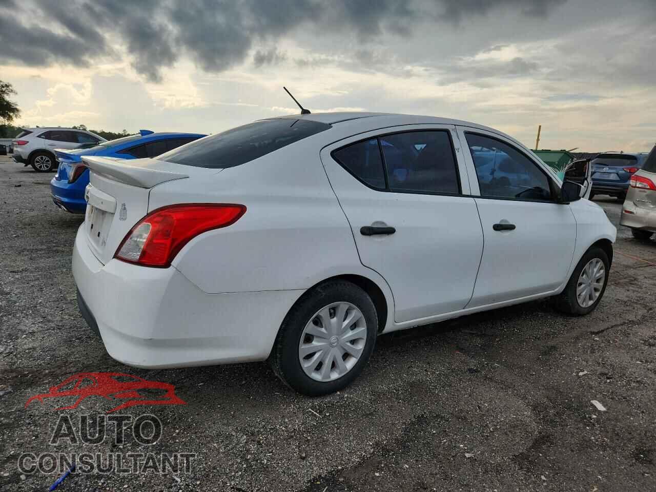 NISSAN VERSA 2019 - 3N1CN7AP3KL801372