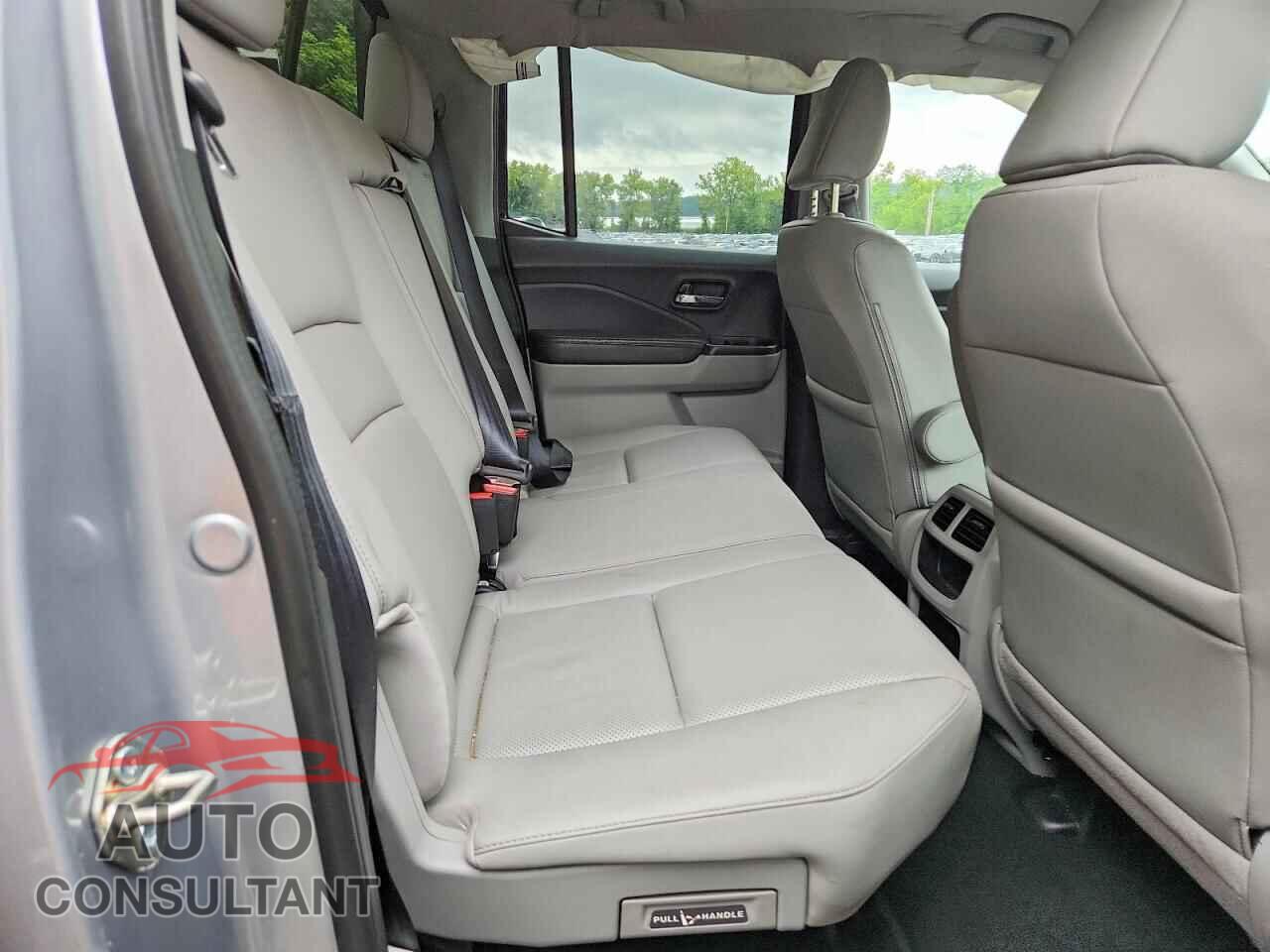 HONDA RIDGELINE 2017 - 5FPYK3F76HB002102