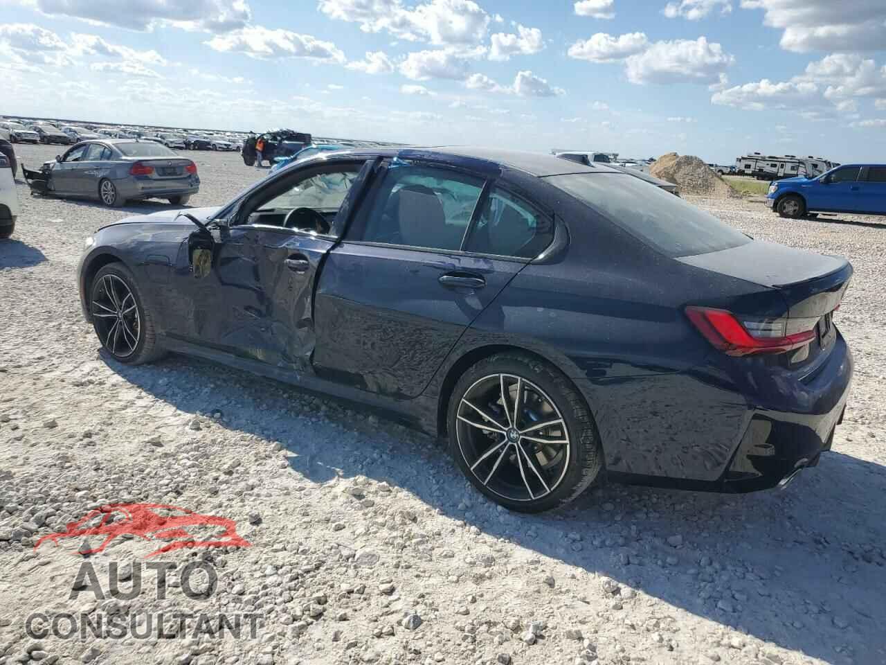 BMW 3 SERIES 2024 - 3MW39FF01R8E69367