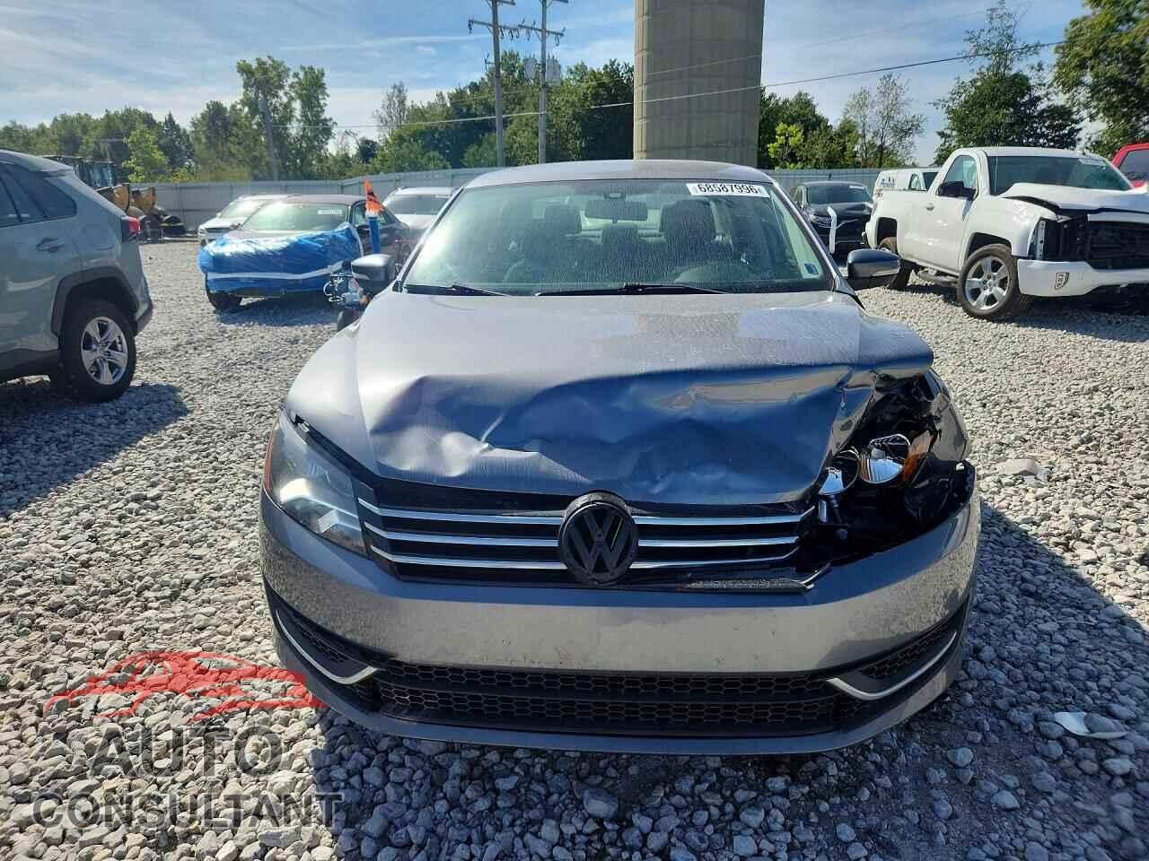 VOLKSWAGEN PASSAT 2013 - 1VWAH7A37DC080882