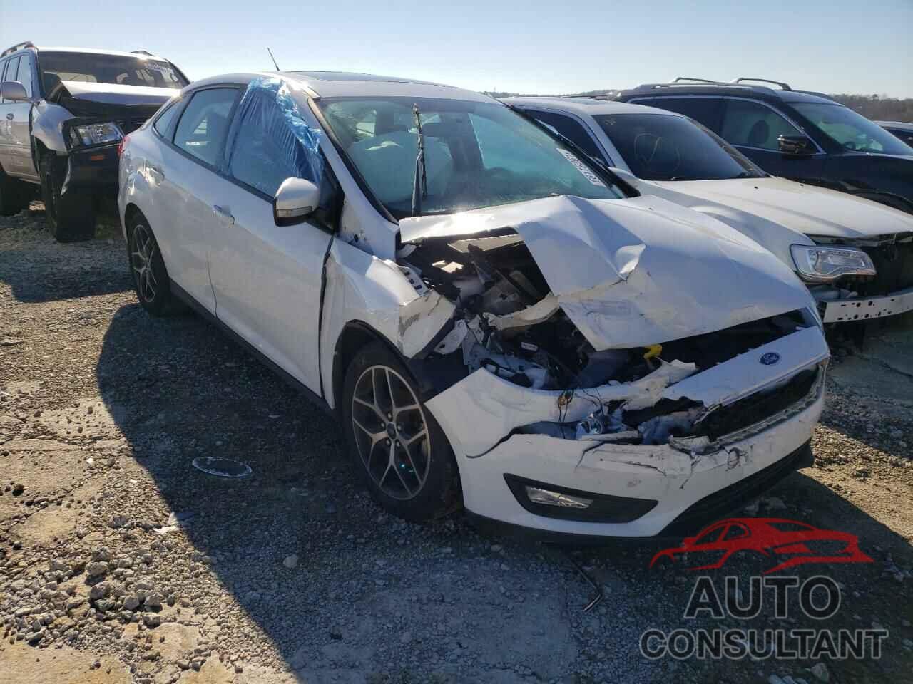 FORD FOCUS 2018 - 1FADP3H24JL294366