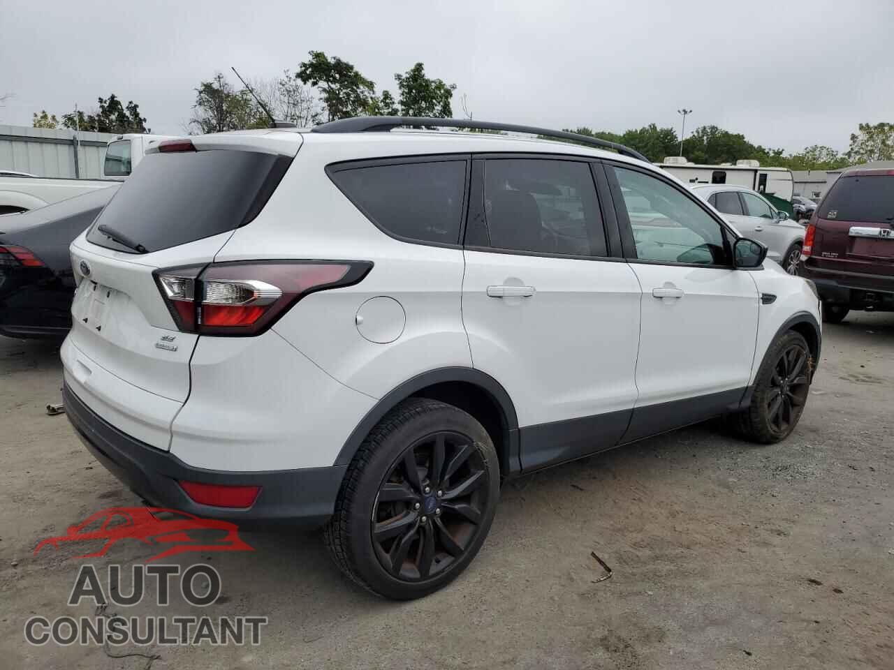 FORD ESCAPE 2017 - 1FMCU0GD2HUD71669