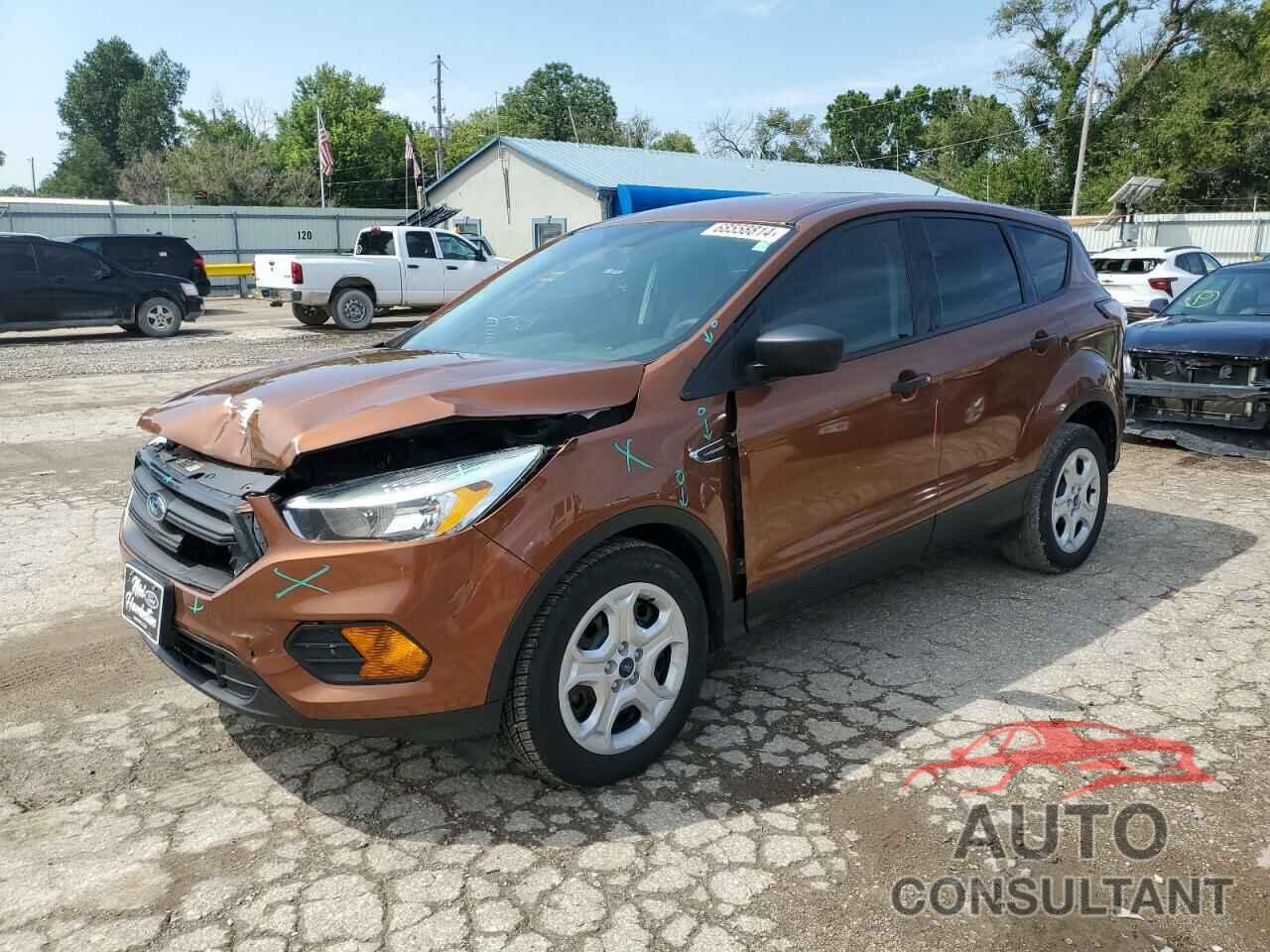 FORD ESCAPE 2017 - 1FMCU0F71HUC34315