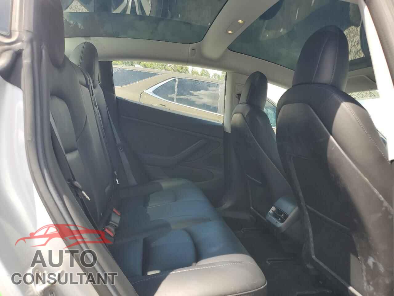 TESLA MODEL 3 2018 - 5YJ3E1EB7JF104549