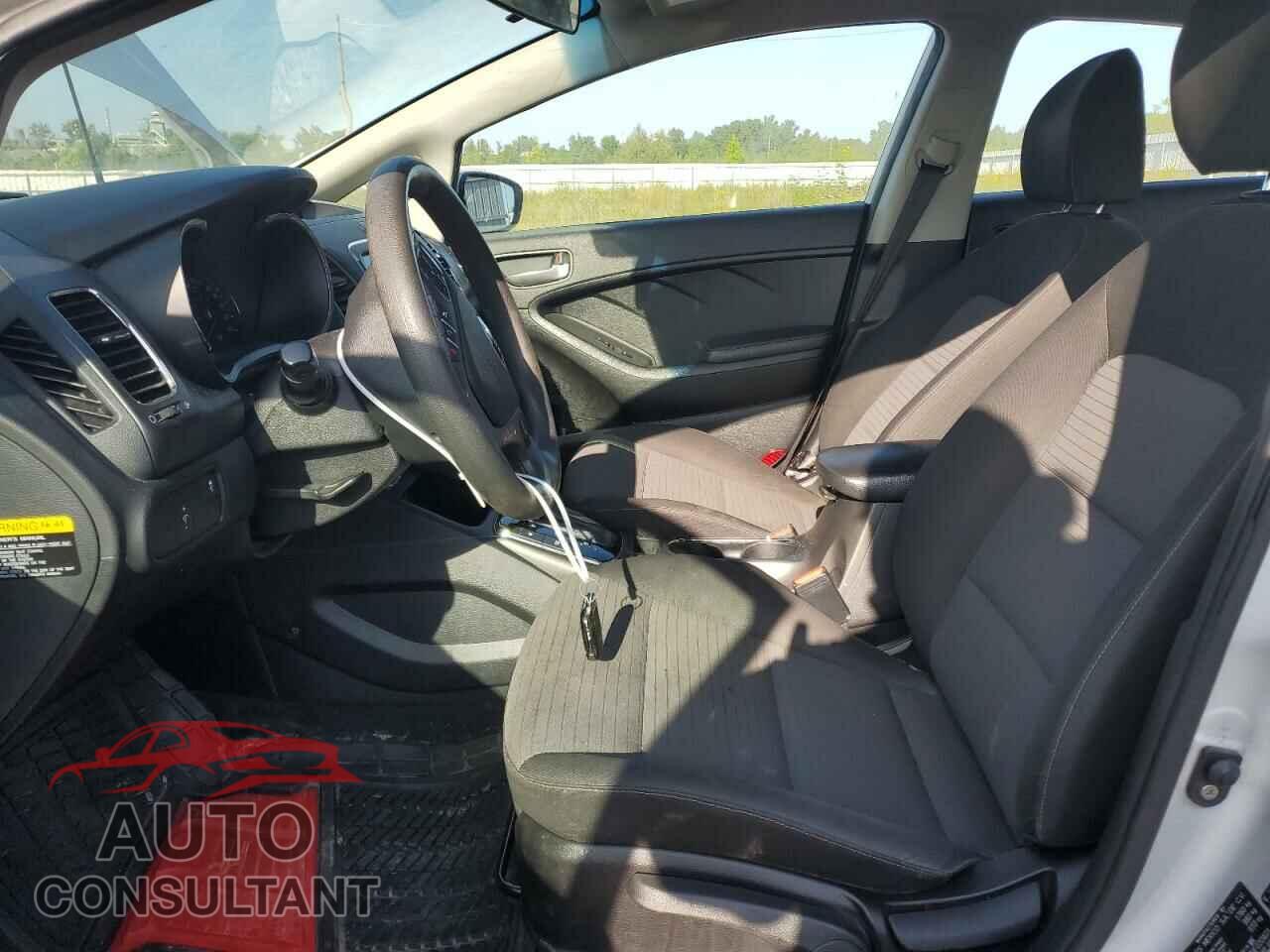 KIA FORTE 2017 - 3KPFL4A77HE020401