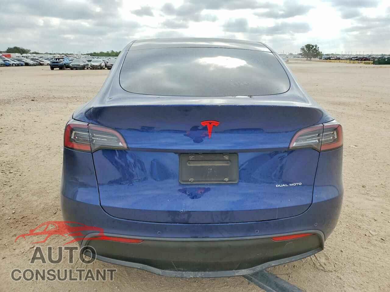 TESLA MODEL Y 2020 - 5YJYGDEE2LF009315