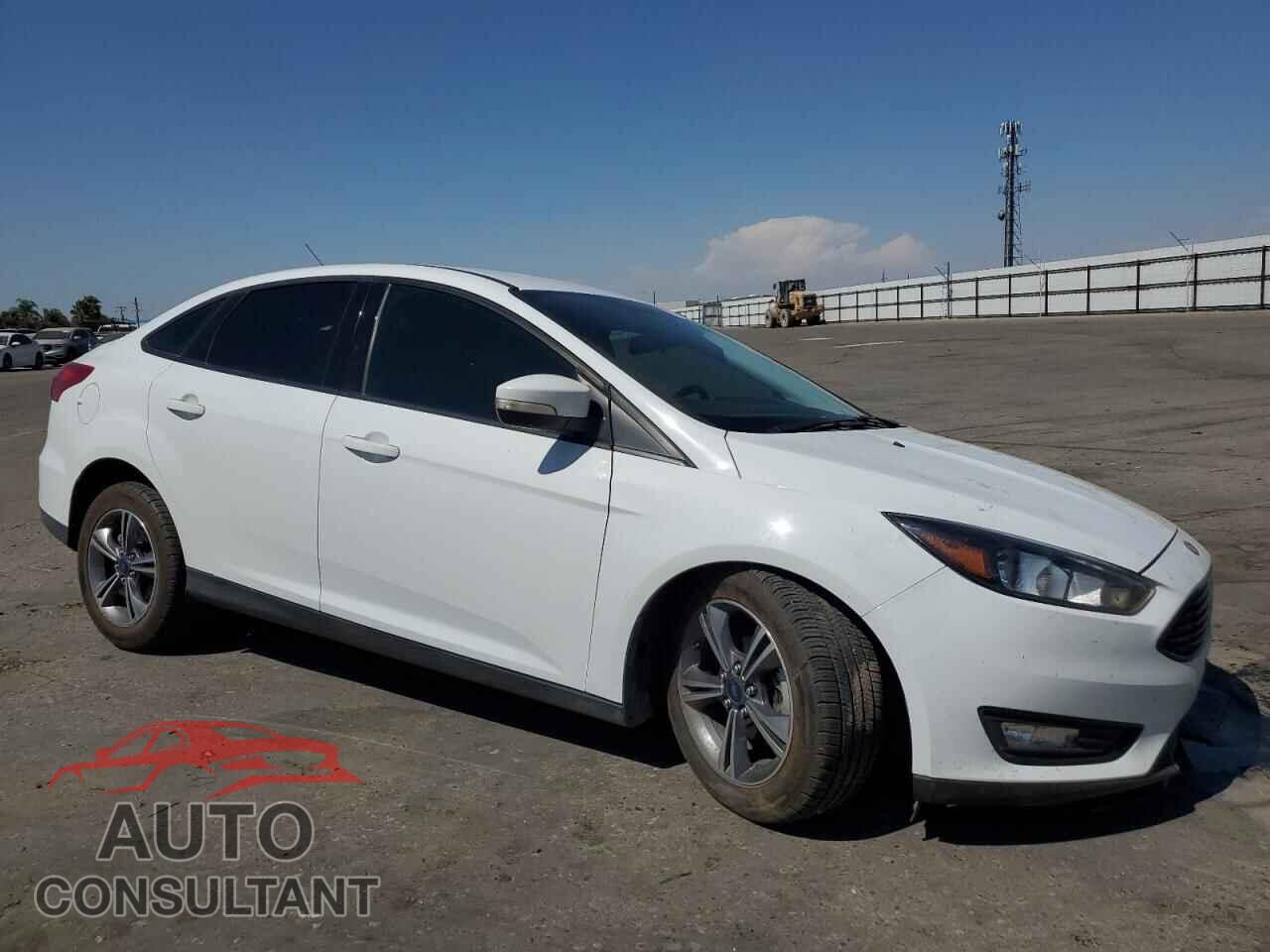 FORD FOCUS 2018 - 1FADP3FE8JL271279