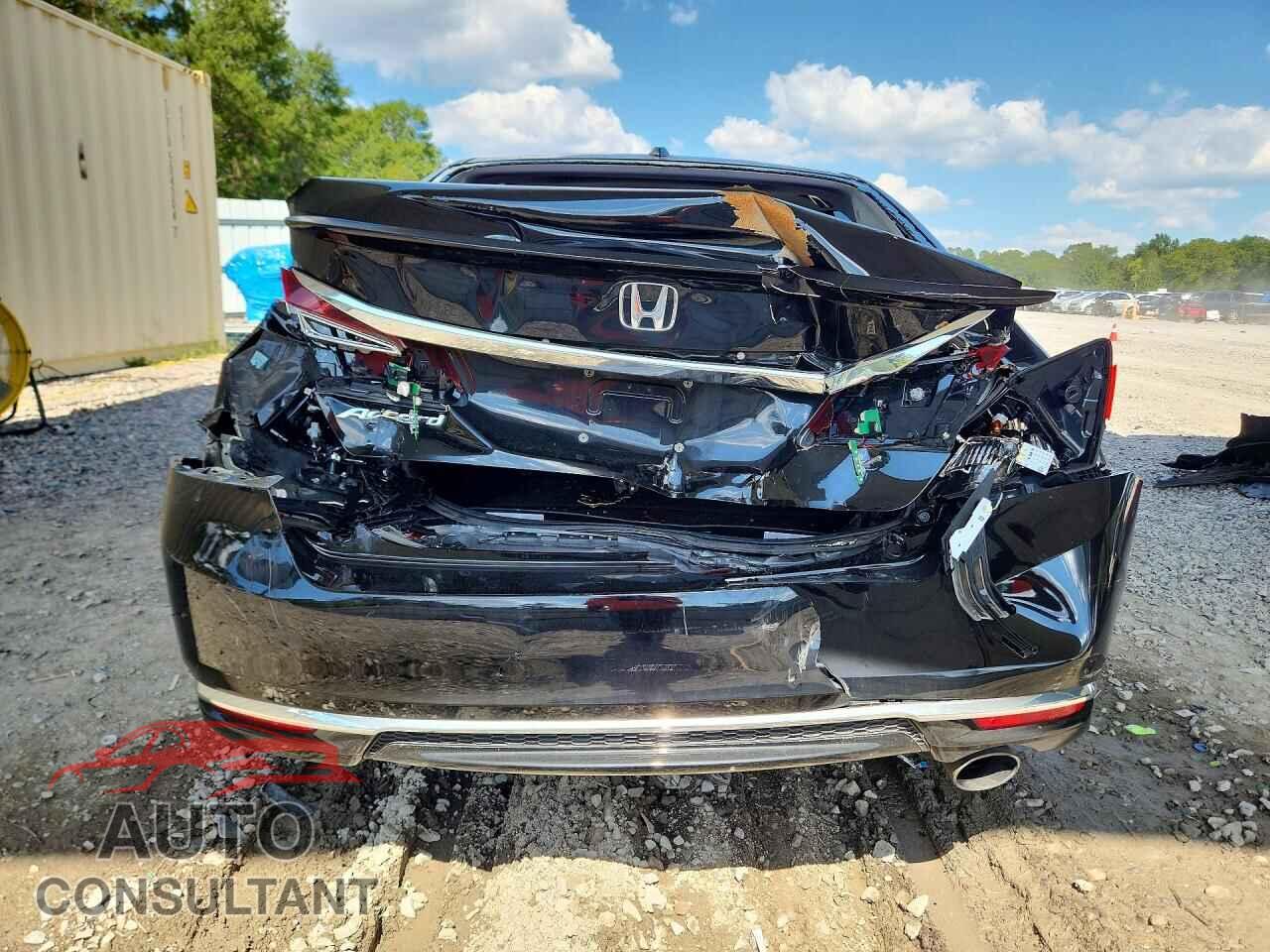 HONDA ACCORD 2017 - 1HGCR2F86HA040067