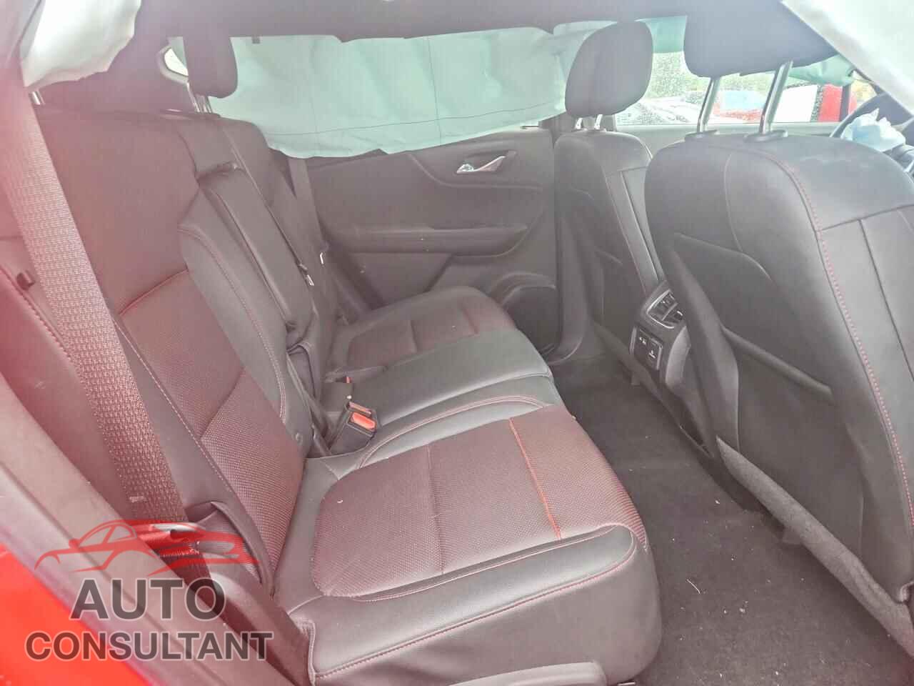 CHEVROLET BLAZER 2021 - 3GNKBKRS4MS557521