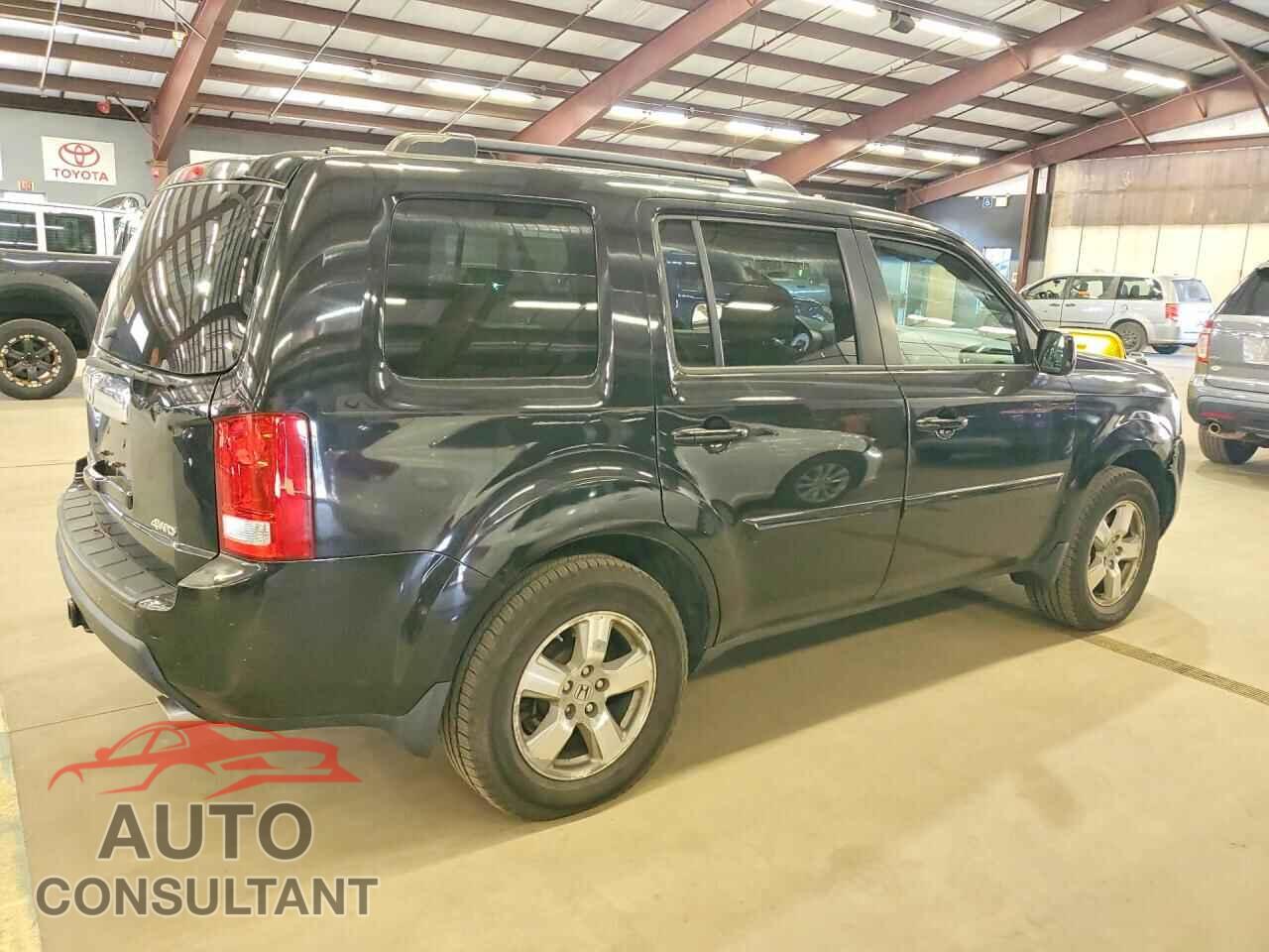 HONDA PILOT 2011 - 5FNYF4H58BB096120