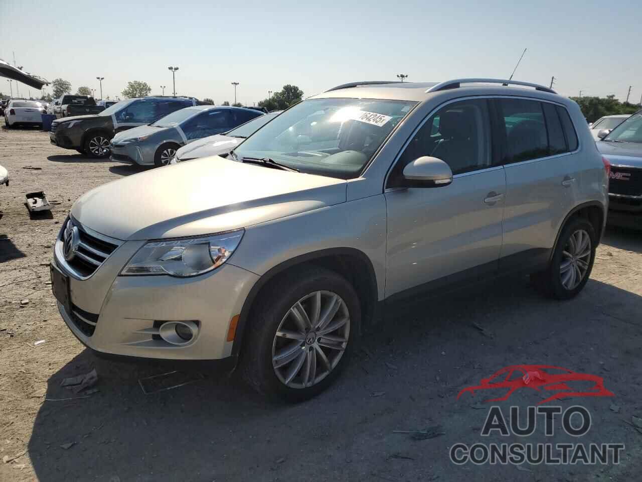 VOLKSWAGEN TIGUAN 2011 - WVGBV7AX3BW559911