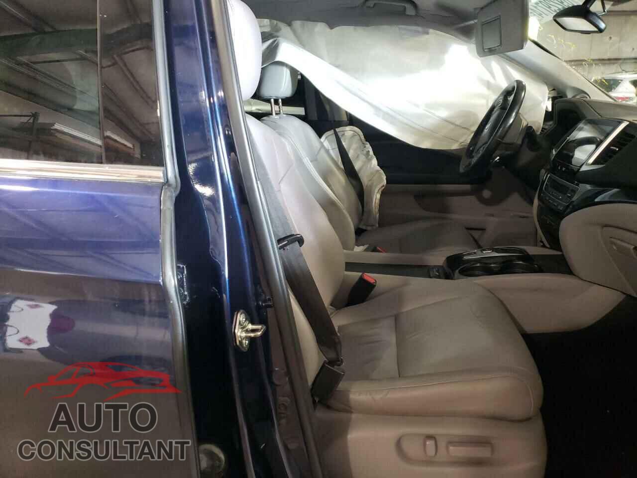 HONDA PILOT 2016 - 5FNYF6H96GB006016