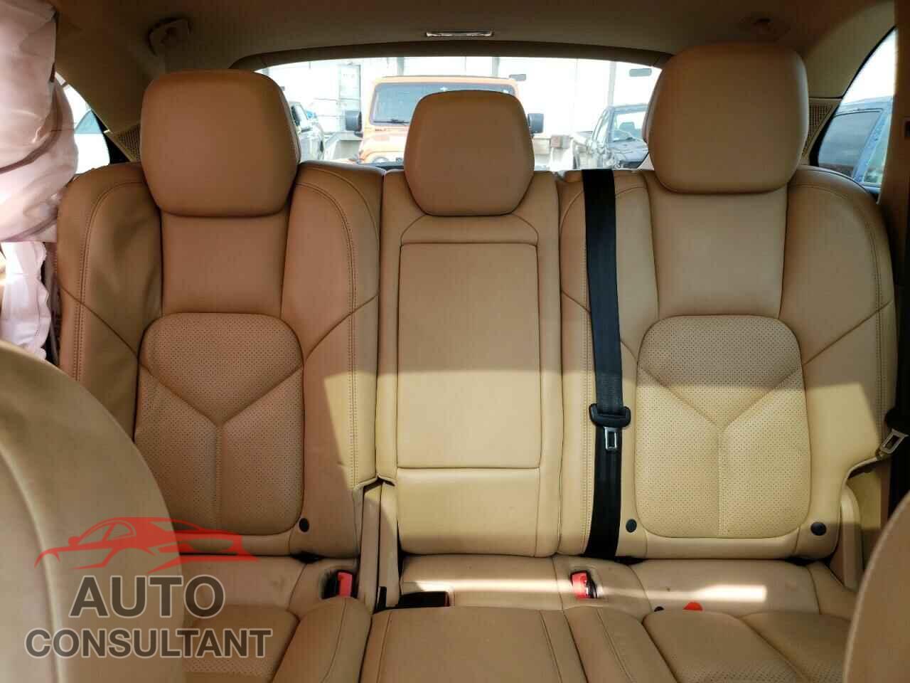 PORSCHE CAYENNE 2016 - WP1AA2A25GLA02427