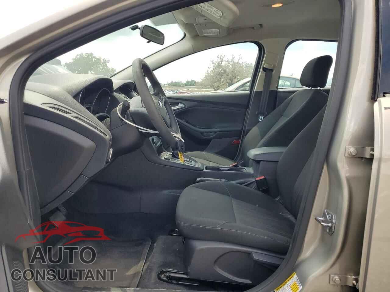 FORD FOCUS 2015 - 1FADP3F22FL366207