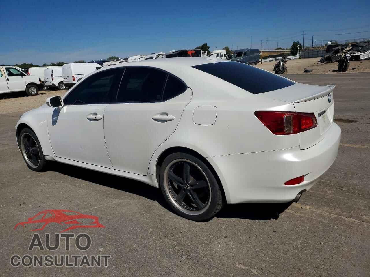 LEXUS IS 2012 - JTHCE5C21C5002984