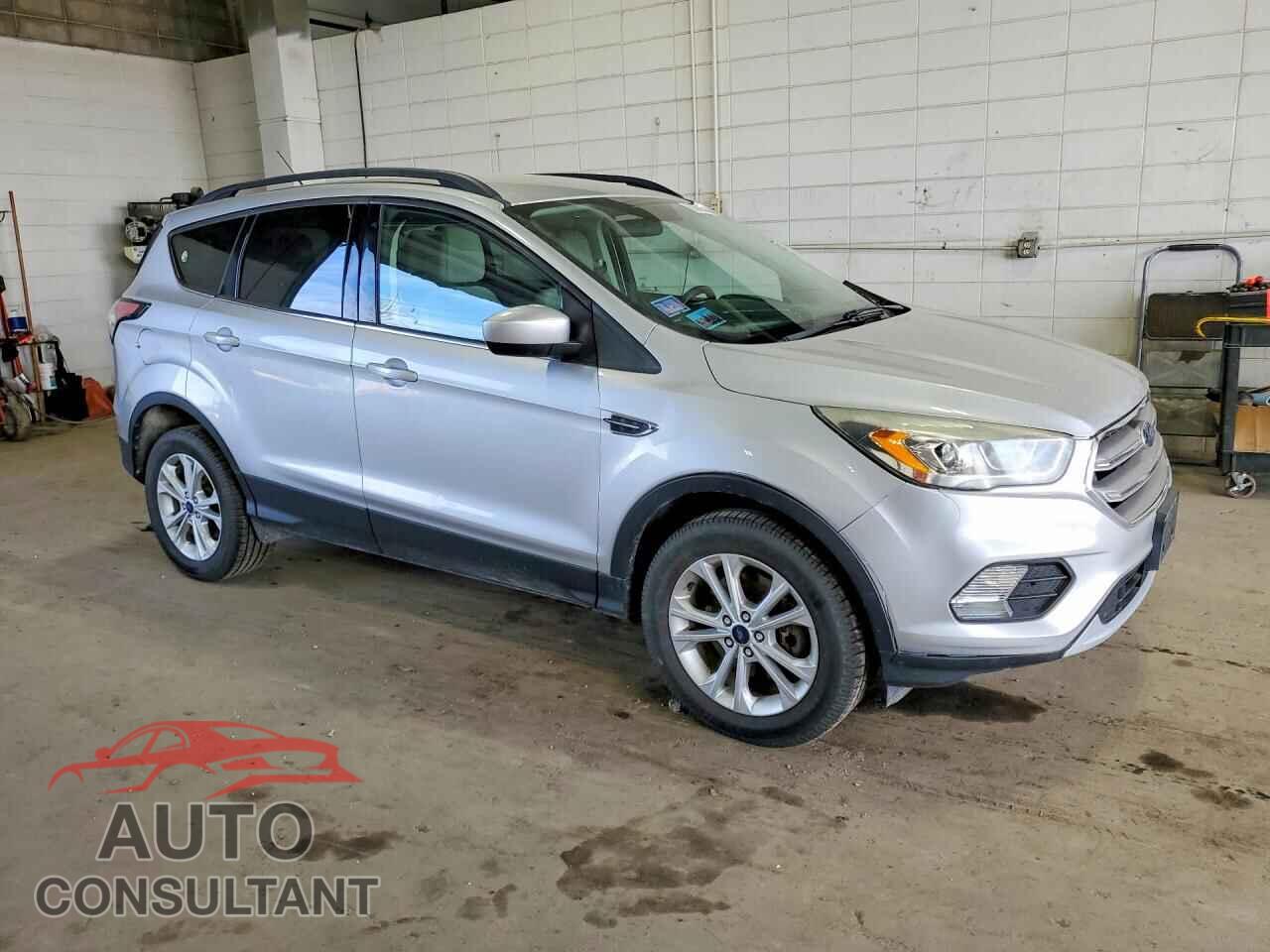 FORD ESCAPE 2017 - 1FMCU9GD2HUC98601