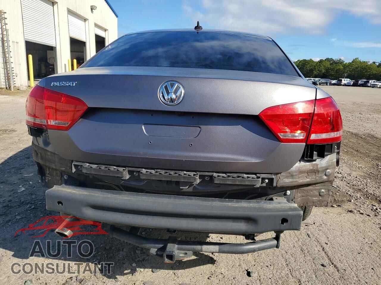 VOLKSWAGEN PASSAT 2013 - 1VWCH7A30DC097175