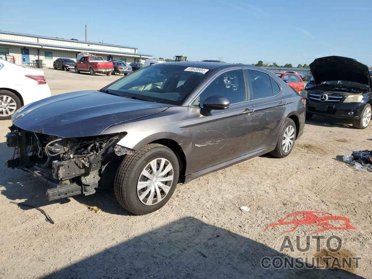 TOYOTA CAMRY 2018 - 4T1B11HKXJU662207