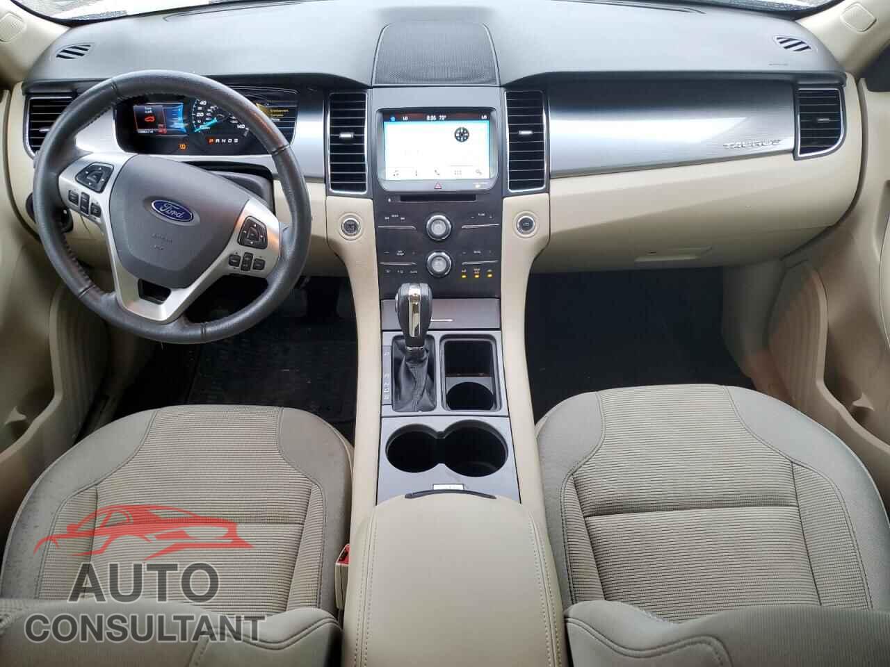 FORD TAURUS 2018 - 1FAHP2E88JG114254