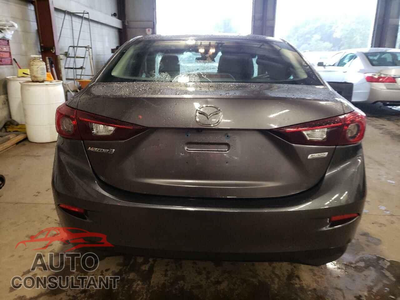 MAZDA 3 2018 - 3MZBN1U75JM232046