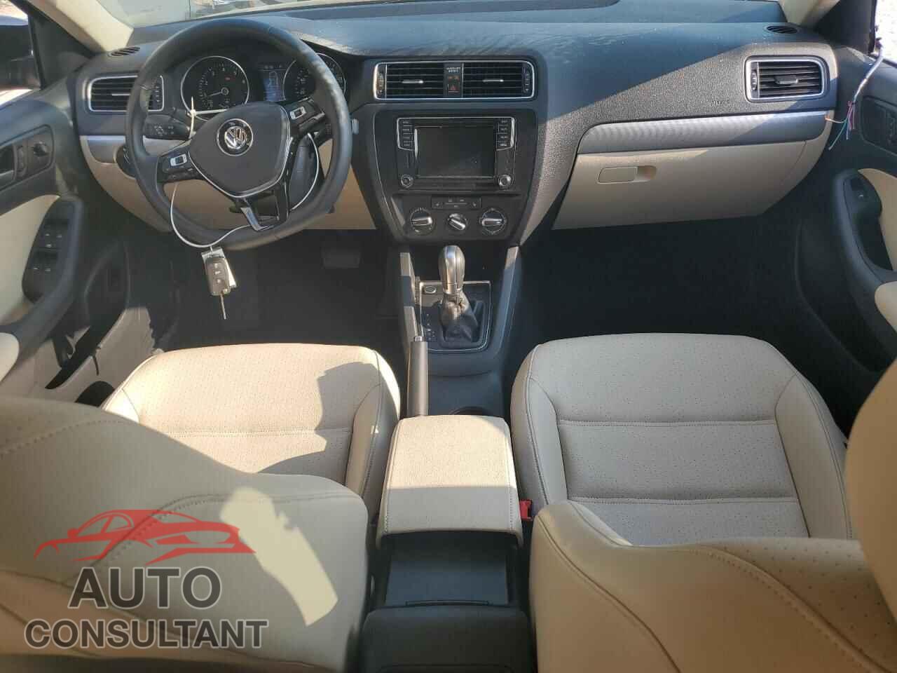 VOLKSWAGEN JETTA 2017 - 3VWDB7AJ7HM305190