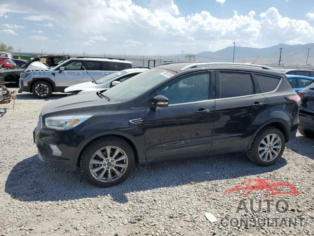 FORD ESCAPE 2017 - 1FMCU9J90HUD96448