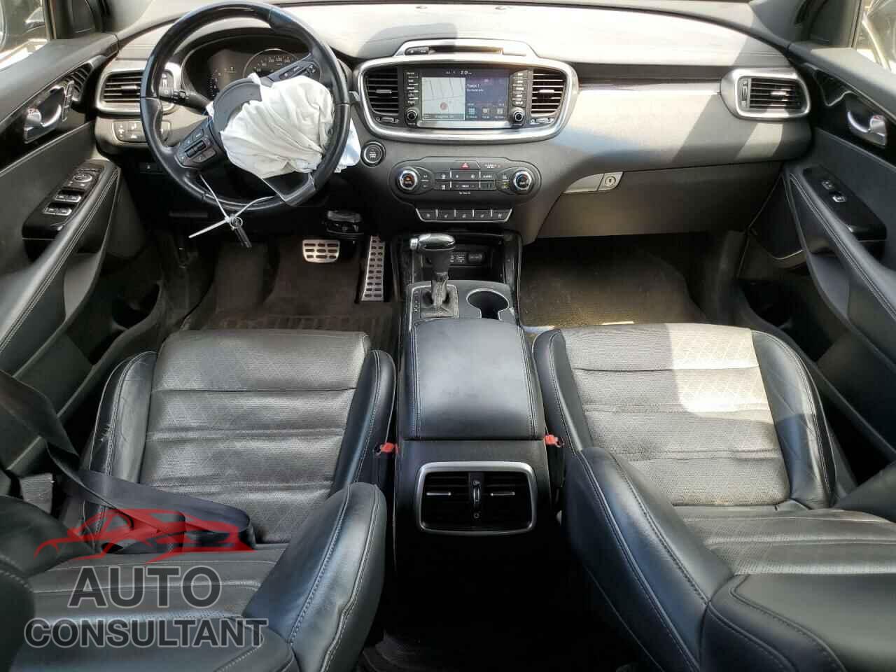 KIA SORENTO 2017 - 5XYPKDA50HG252802