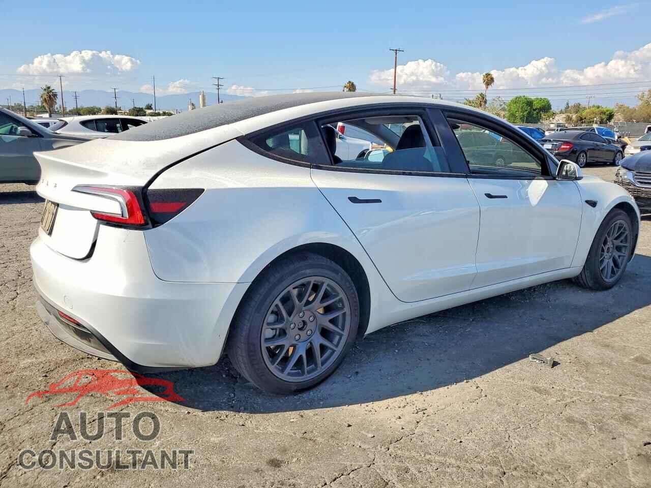 TESLA MODEL 3 2024 - 5YJ3E1EA4RF849133