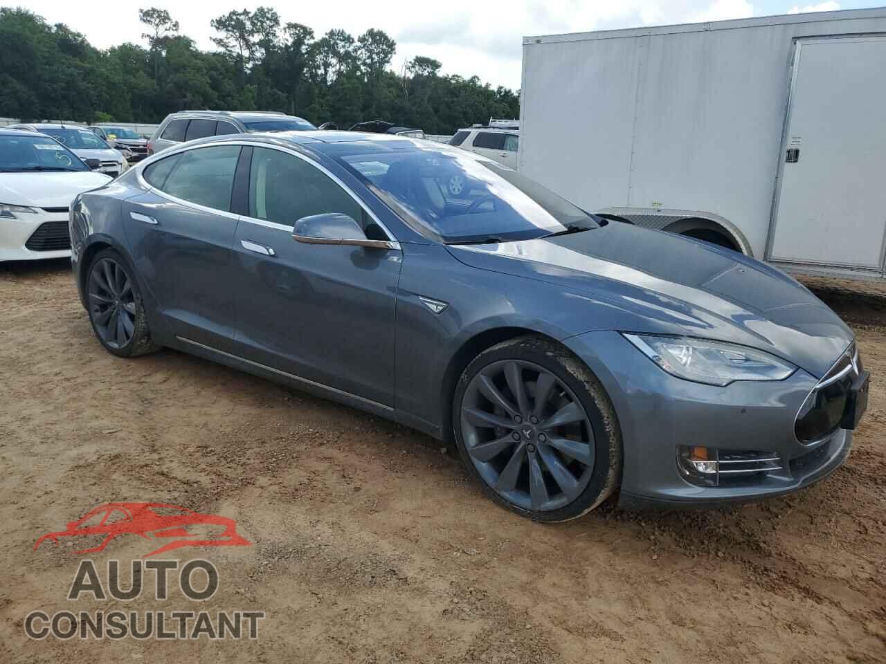 TESLA MODEL S 2013 - 5YJSA1CG6DFP21533