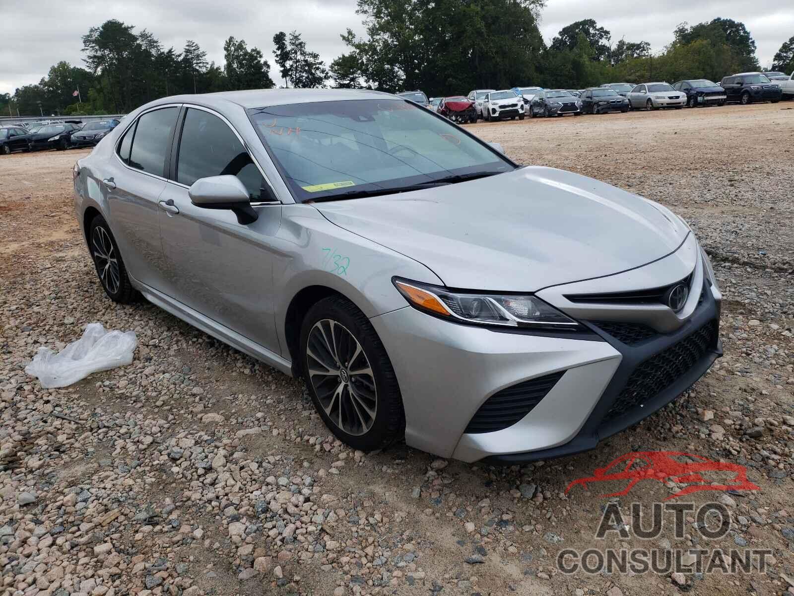 TOYOTA CAMRY 2018 - 4T1B11HK6JU659515