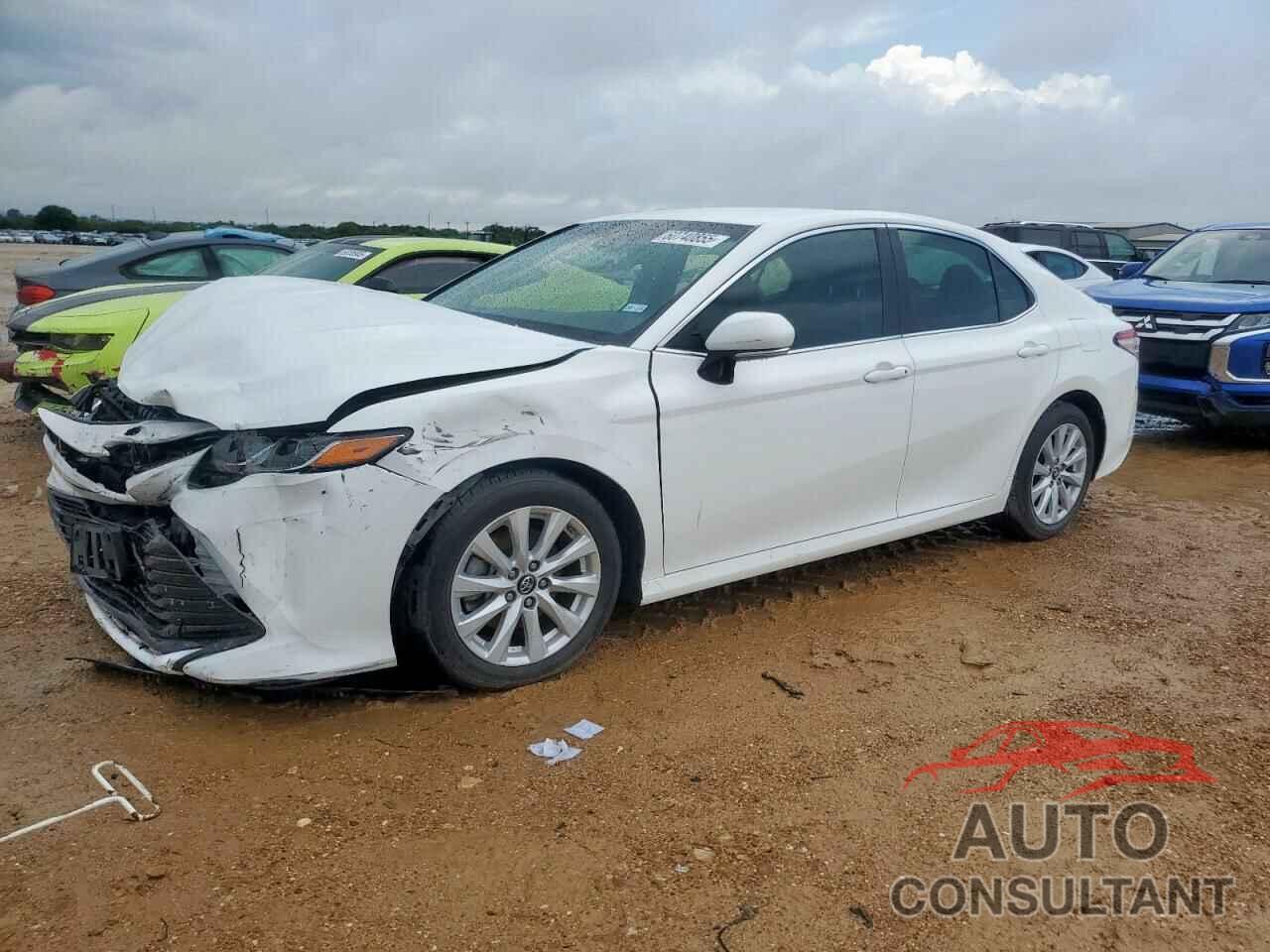 TOYOTA CAMRY 2018 - 4T1B11HK5JU084663