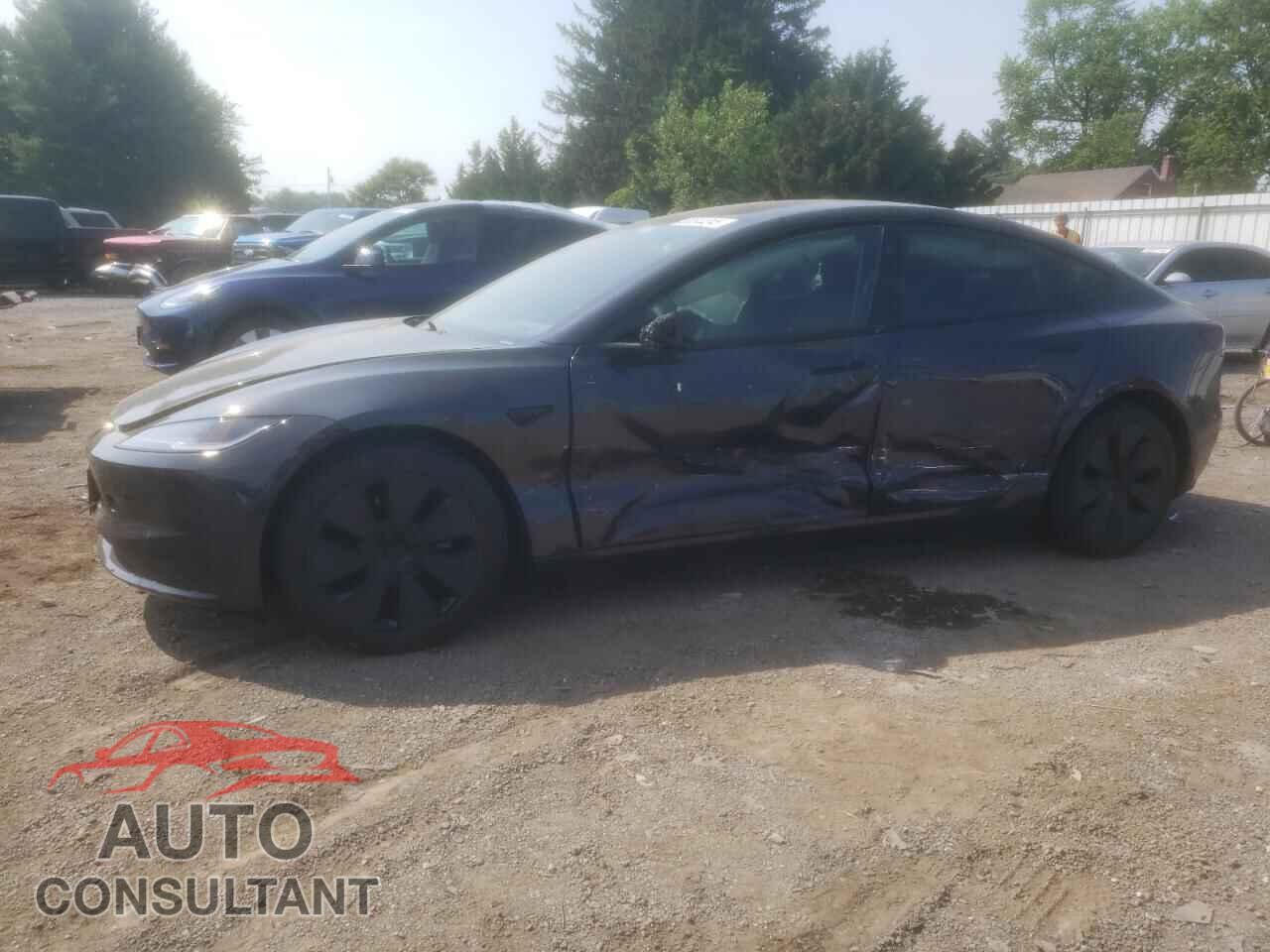 TESLA MODEL 3 2024 - 5YJ3E1EB8RF827077