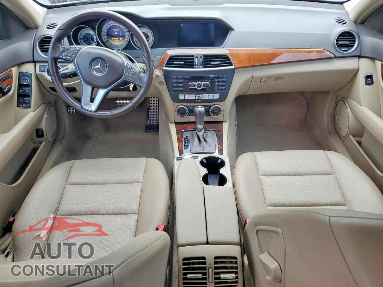 MERCEDES-BENZ C-CLASS 2012 - WDDGF8BB7CR225970